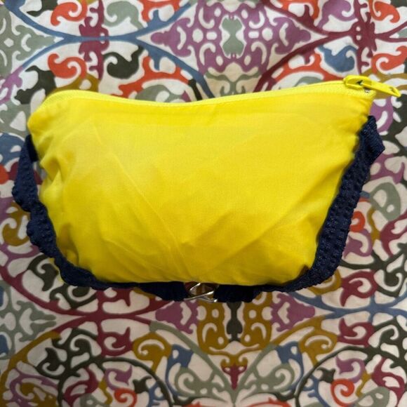 Lacoste vintage yellow packable windbreaker size medium - Picture 7 of 8